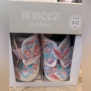 Robeez swirl heart white!